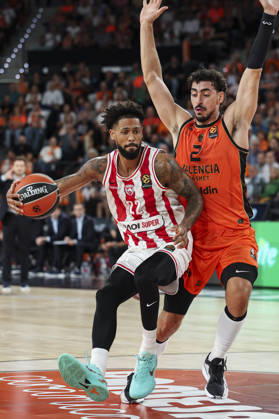 October 13, 2026, Valencia, Valencia, Spain: Tyler Dorsey of Olympiacos Piraeus and Josep Puerto of Valencia Basket in action during the Euroleague Basketball Regular Season Round 5 game between Valencia Basket and Olympiacos Piraeus Roster at Roig Arena on October 13, 2026 in Valencia, Spain. Valencia Spain - ZUMAa181 20261013_zaa_a181_061 Copyright: xIrinaxR.xHx