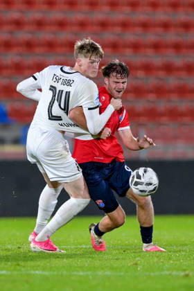 From left: Benedikt Kuhn (Landsberg), 24; Jeroen Krupa (Unterhaching), 9; in a one-on-one battle, duel, tackle, dynamic, action, 13, 10, 2026, Unterhaching, Germany, soccer, Bavarian Regional League, SpVgg Unterhaching vs. TSV 1882 Landsberg xslx