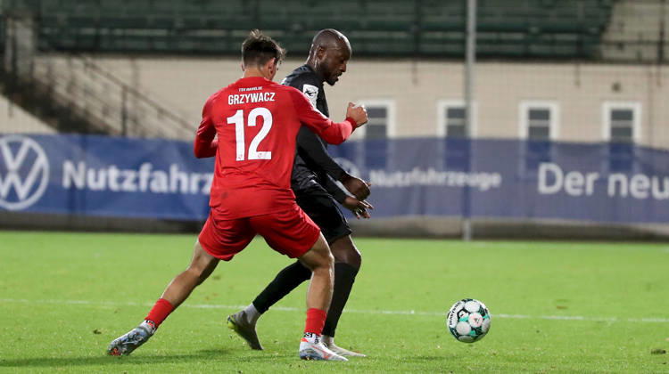 October 13, 2026, xfsx, Men s, Soccer, 2026–2027 Season, 3rd Division, Matchday 9: TSV Havelse vs. FC Würzburger Kickers; from left: Eryk Grzywacz (TSV Havelse), David Kinsombi (FC Würzburger Kickers); Eilenriedestadion, Hanover, Lower Saxony, Germany