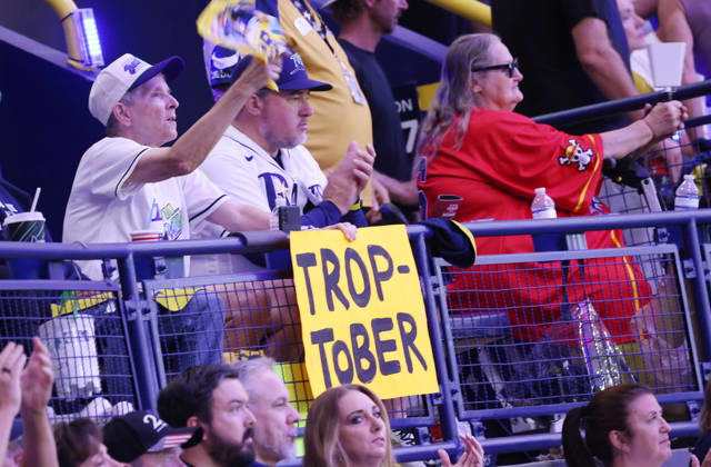 Tampa Bay Rays fans cheer for their team as they play the Cleveland Guardians during game two of the MLB, Baseball Herren, USA American League Championship Series playoffs at Tropicana Field in St Petersburg, Florida, on Tuesday, October 13, 2026.  TPB20261013711 GARYxBOGDON