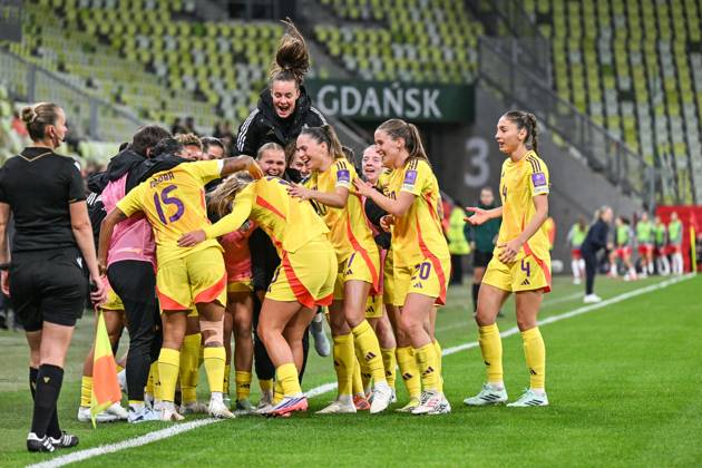 POLAND VS BELGIUM Amy Littel (3) of Belgium scores 1-1 and Belgium celebrate during a female soccer game between the national teams of Poland and Belgium , called the Red Flames , in the play-offs round 1 and 2nd leg for the European qualifiers , on Tuesday 13 October 2026 in Gdansk , POLAND . PHOTO SPORTPIX Stijn Audooren Sportpix.be Gdansk Polsat Plus Arena POLAND Copyright: xSportpix.bex xStijnxAudoorenxStijnxAudoorenx xSportpix.bex