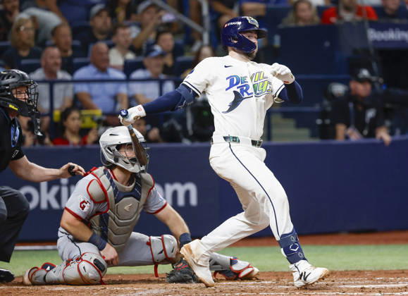 October 13, 2026, St. Petersburg, Florida, US: The Tampa Bay Rays LIAM HICKS hits a two-run single in the fourth inning against the Cleveland Guardians during Game 2 of the American League Championship Series at Tropicana Field on Tuesday, Oct. 13, 2026, in St. Petersburg, Florida. ( Tampa Bay Times TNS MLB, Baseball Herren, USA 2026: Tampa Bay Rays 3:1 Cleveland Guardians - ZUMAm67_ 20261013_zaf_m67_001 Copyright: xJeffereexWoox
