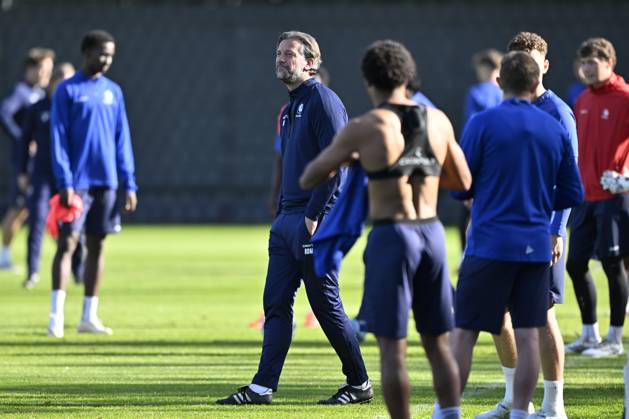 KAA Gent v AGF Aarhus - UEFA Conference League Media Activities 14 10 2026 GENT, BELGIUM - OCTOBER 14 : De Mil Rik head coach of KAA Gent pictured during a training session ahead of the UEFA Conference League 2026 27 League Phase matchday 1 match between KAA Gent and AGF Aarhus on October 14, 2026 in Gent, Belgium, 14 10 2026 Gent Belgium  Copyright: xJanxDexMeuleneirx