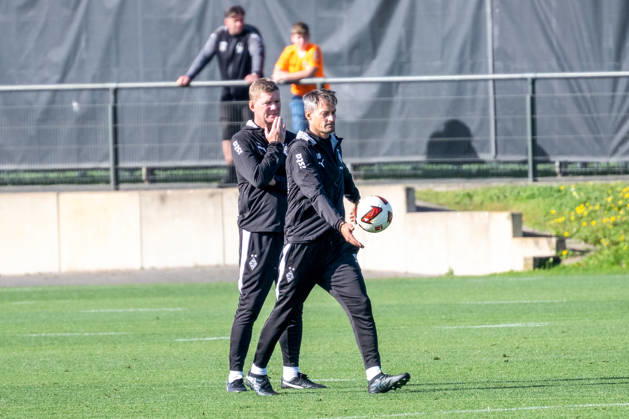 Alexander Blessin of Borussia Mönchengladbach, head coach, kicks the ball toward the sideline at the end of practice, with Markus Gellhaus of Borussia Mönchengladbach, assistant coach, nearby. Public practice: Borussia Mönchengladbach, soccer, Bundesliga, 2026–2027 season, October 14, 2026, public training session for Borussia Mönchengladbach, soccer, Bundesliga, 2026–2027 season, October 14, 2026, Mönchengladbach Copyright: xEibner-Pressefoto ThomasxHaeslerx EP_THR