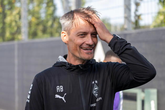 Alexander Blessin, Borussia Mönchengladbach Coach, Answers Reporters Questions; Borussia Mönchengladbach Open Practice, Soccer, Bundesliga, 2026–2027 Season, October 14, 2026, Borussia Mönchengladbach public training session, soccer, Bundesliga, 2026–2027 season, October 14, 2026, Mönchengladbach Copyright: xEibner-Pressefoto ThomasxHaeslerx EP_THR