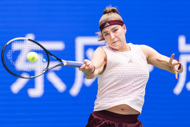 2026 WTA, Tennis Damen Wuhan Open: Karolina Muchova - Caty McNally in China - 14 Oct. Karolina Muchova of Czechia seen in action with Caty McNally of USA (Not in view) during the Wuhan Open final match at the Optics Valley International Tennis Center. Karolina Muchova defeated Caty McNally with a score of 3-6, 7-6, 7-6. Wuhan China Copyright: xRenxYongx xSOPAxImagesx DSC09094