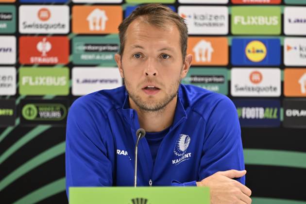 KAA Gent v AGF Aarhus - UEFA Conference League Media Activities 14 10 2026 GENT, BELGIUM - OCTOBER 14 : De Mil Rik head coach of KAA Gent and Roef Davy goalkeeper of KAA Gent speaking with the media during a pre-match press conference, PK, Pressekonferenz ahead of the UEFA Conference League 2026 27 League Phase matchday 1 match between KAA Gent and AGF Aarhus on October 14, 2026 in Gent, Belgium, 14 10 2026 Gent Belgium Copyright: xJanxDexMeuleneirx