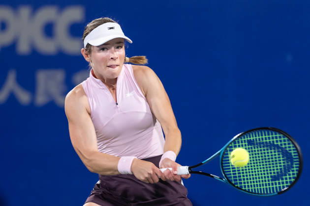 October 14, 2026, Wuhan, Hubei, China: Katie Volynets of USA plays against Hanyu Guo of China ( not in view) during the Wuhan Open final match at the Optics Valley International Tennis Center. Hanyu Guo defeated Katie Volynets with a score of 6-4, 4-6, 7-6. 2026 WTA, Tennis Damen Wuhan Open: Hanyu Guo Vs Katie Volynets In Wuhan, China - 14 Oct 2026 - ZUMAs197 20261014_aaa_s197_100 Copyright: xRenxYongx