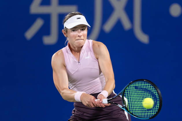 October 14, 2026, Wuhan, Hubei, China: Katie Volynets of USA plays against Hanyu Guo of China ( not in view) during the Wuhan Open final match at the Optics Valley International Tennis Center. Hanyu Guo defeated Katie Volynets with a score of 6-4, 4-6, 7-6. 2026 WTA, Tennis Damen Wuhan Open: Hanyu Guo Vs Katie Volynets In Wuhan, China - 14 Oct 2026 - ZUMAs197 20261014_aaa_s197_111 Copyright: xRenxYongx