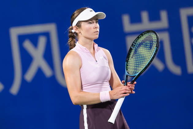 October 14, 2026, Wuhan, Hubei, China: Katie Volynets of USA plays against Hanyu Guo of China ( not in view) during the Wuhan Open final match at the Optics Valley International Tennis Center. Hanyu Guo defeated Katie Volynets with a score of 6-4, 4-6, 7-6. 2026 WTA, Tennis Damen Wuhan Open: Hanyu Guo Vs Katie Volynets In Wuhan, China - 14 Oct 2026 - ZUMAs197 20261014_aaa_s197_112 Copyright: xRenxYongx
