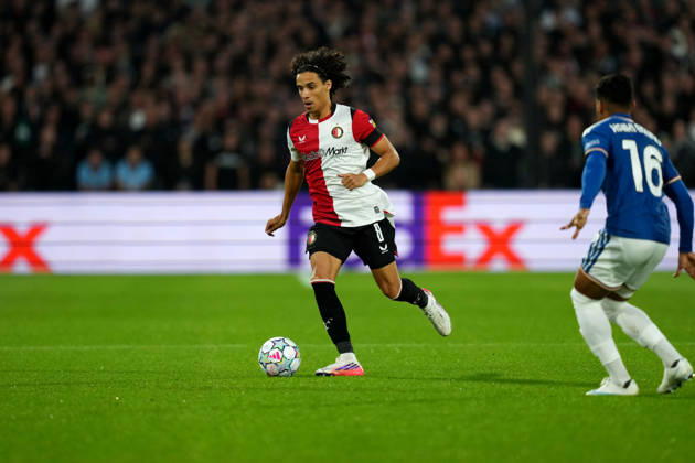 UEFA Champions League: Feyenoord Rotterdam v Como 1907 Rotterdam - Gjivai Zechiel of Feyenoord Rotterdam dribbles during the League Phase MD2 competition round of the 2026 2027 UEFA Champions League season. The match is set between Feyenoord Rotterdam and Como 1907 at Stadion Feijenoord on 14 October 2026 in Rotterdam, Netherlands. (Hero Images Danny de Groot) Copyright: xDannyxdexGrootx