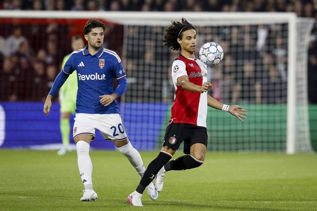 ROTTERDAM - (lr) Martin Baturina of Como and Gjivai ZechiÃ«l of Feyenoord during the UEFA Champions League match between Feyenoord and Como at Feyenoord stadium De Kuip, on 12 October 2026 in Rotterdam, the Netherlands. BAS CZERWINSKI ANP xVIxANPxSportx xxANPxIVx 572430842 originalFilename: 572430842.jpg