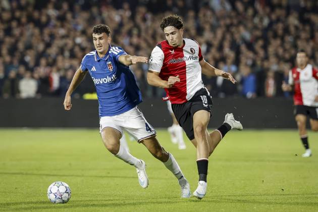 ROTTERDAM - (lr) Jacobo Ramon of Como and Nacho Ferri of Feyenoord during the UEFA Champions League match between Feyenoord and Como at Feyenoord stadium De Kuip, on 12 October 2026 in Rotterdam, the Netherlands. BAS CZERWINSKI ANP xVIxANPxSportx xxANPxIVx 572432307 originalFilename: 572432307.jpg