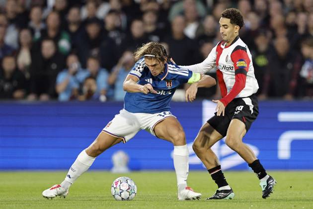 ROTTERDAM - (lr) Nicolas Paz of Como 1907, Oussama Targhalline of Feyenoord during the UEFA Champions League match between Feyenoord and Como 1907 at De Kuip Stadium on 14 October 2026 in Rotterdam, the Netherlands. BART STOUTJESDIJK ANP UEFA Champions League 2026 27 xVIxANPxSportx xBartxStoutjesdijkxIVx 572432539 originalFilename: 572432539.jpg