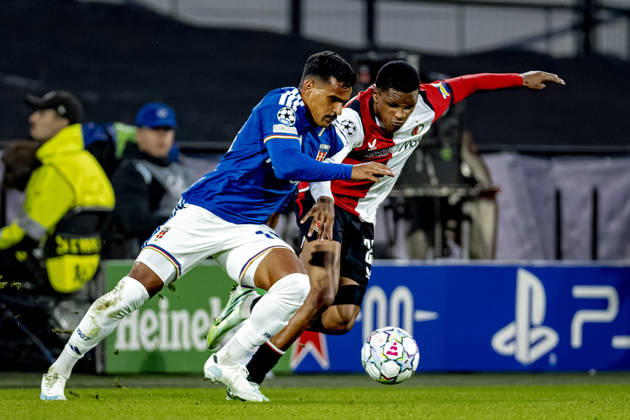 ROTTERDAM: Como defender Kaiki Bruno and Feyenoord defender Givairo Read during the UEFA Champions League match between Feyenoord and Como at De Kuip on October 14, 2026, in Rotterdam, the Netherlands. Photo by DeFodi Images