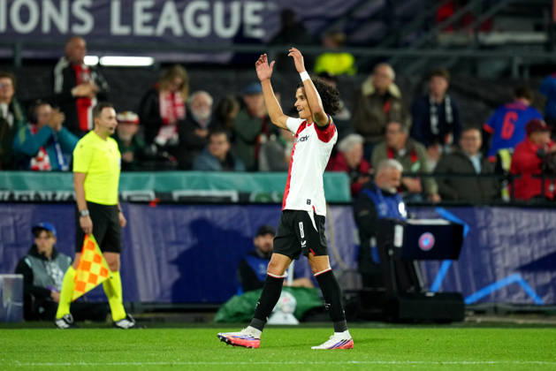 UEFA Champions League: Feyenoord Rotterdam v Como 1907 ROTTERDAM, NETHERLANDS - OCTOBER 14: Gjivai Zechiel of Feyenoord Rotterdam celebrates scoring his team s first goal (1-1) during the UEFA Champions League match between Feyenoord Rotterdam and Como 1907 at Stadion Feijenoord on October 14, 2026 in Rotterdam, Netherlands Copyright: xYannickxVerhoevenx