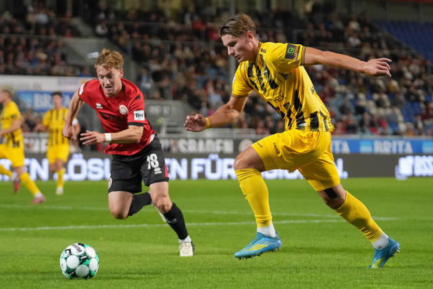 Germany Soccer 3rd Division 2026–2027, Matchday 9: SV Wehen Wiesbaden vs. TSV Alemannia Aachen at Brita Arena, Wiesbaden; Fabian Greilinger (SVWW), 18, in a tackle with Matti Wagner (TSV), 3 Copyright: xTobiasxWentzellx