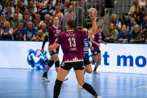 HSG Blomberg Lippe (GER) vs. HC Leipzig (GER), Handball, Women s Handball Bundesliga 1, Matchday 6, 2026–2027 Season, Blomberg, October 14, 2026—Laura Sophie Klocke of HC Leipzig, No. 13, during a play-up at the Blomberg Synflex Arena on Ulmenallee, Germany