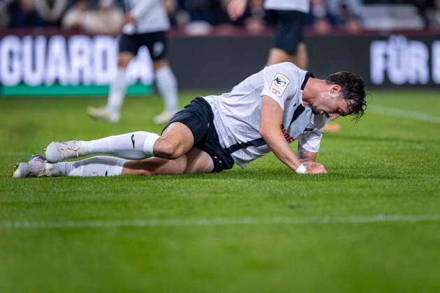 Noah Koenig (SC Verl, 22) reacts with disappointment after Lucas Hermes (SSV Jahn Regensburg, 27, GER) scores to make it 0–1, SC Verl vs. SSV Jahn Regensburg, Soccer, 3rd Division, Matchday 9, 2026–2027 Season, October 14, 2026 DFL regulations prohibit any use of photographs as image sequences and or quasi-video GER, SC Verl vs. SSV Jahn Regensburg, Soccer, 3rd Division, Matchday 9, 2026–2027 season, October 14, 2026, Verl Copyright: xEibner-Pressefoto JanxRollingerx EP_JSK