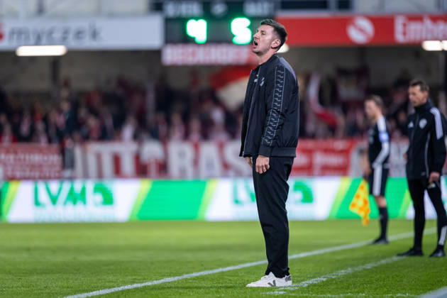 Orest Shala, Head Coach, reacts to GER, SC Verl vs. SSV Jahn Regensburg, Soccer, 3rd Division, Matchday 9, 2026–2027 Season, October 14, 2026 DFL regulations prohibit the use of photographs as image sequences and or quasi-video footage: GER, SC Verl vs. SSV Jahn Regensburg, Soccer, 3rd Division, Matchday 9, 2026–2027 season, October 14, 2026, Verl Copyright: xEibner-Pressefoto JanxRollingerx EP_JSK
