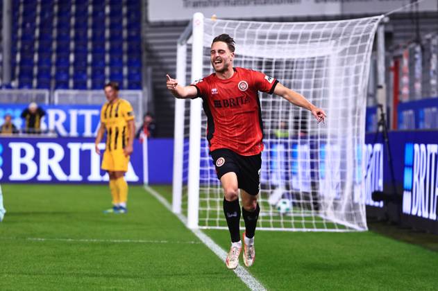 Lukas Schleimer of SV Wehen Wiesbaden (07) celebrates his goal to make it 1–0 against Alemannia Aachen (GER), SV Wehen Wiesbaden vs. Alemannia Aachen, Soccer, 3. Liga, Matchday 9, 2026–2027 season, October 14, 2026 DFB regulations prohibit any use of photographs as image sequences and or quasi-video, GER, SV Wehen Wiesbaden vs. Alemannia Aachen, Soccer, 3rd Division, Matchday 9, 2026–2027 Season, October 14, 2026, Wiesbaden Copyright: xEibner-Pressefoto RenexWeissx EP_RWS