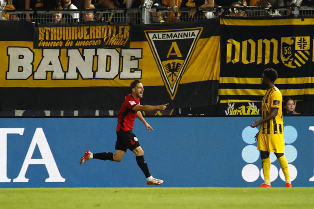 October 14, 2026, xavx, Soccer 3rd Division, SV Wehen Wiesbaden vs. Alemannia Aachen, Lukas Schleimer of SV Wehen Wiesbaden celebrates the goal, The goal celebration for Wiesbaden s 1-0 lead