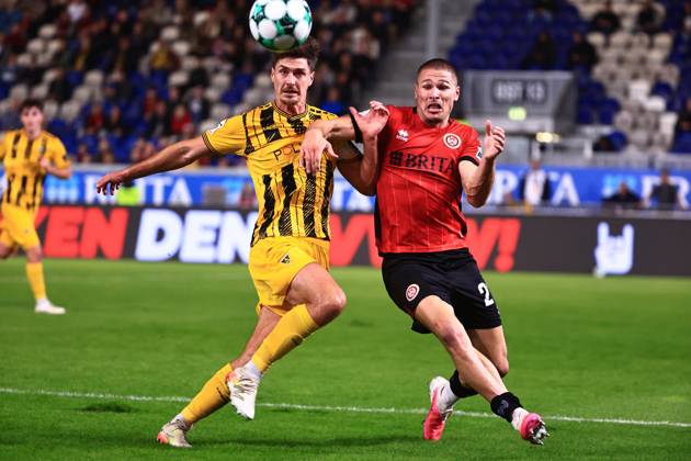 Danilo Wiebe of Alemannia Aachen, 28, in a tackle with Marcus Mueller of SV Wehen Wiesbaden, 21 (GER), SV Wehen Wiesbaden vs. Alemannia Aachen, soccer, 3rd Division, Matchday 9, 2026–2027 season, October 14, 2026 DFB regulations prohibit any use of photographs as image sequences and or quasi-video GER, SV Wehen Wiesbaden vs. Alemannia Aachen, soccer, 3rd Division, Matchday 9, 2026–2027 season, October 14, 2026, Wiesbaden Copyright: xEibner-Pressefoto RenexWeissx EP_RWS