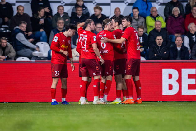 The SSV Jahn Regensburg players celebrate Oscar Schoenfelder s goal to make it 0–2. SSV Jahn Regensburg, October 7, 2026, SC Verl vs. SSV Jahn Regensburg, Soccer, 3rd Division, Matchday 9, 2026–2027 season, October 14, 2026 DFL regulations prohibit any use of photographs as image sequences and or quasi-video GER, SC Verl vs. SSV Jahn Regensburg, Soccer, 3. Liga, Matchday 9, 2026–2027 season, October 14, 2026, Verl Copyright: xEibner-Pressefoto JanxRollingerx EP_JSK