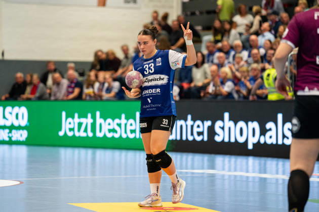 HSG Blomberg Lippe GER vs. HC Leipzig GER, Handball, Women s Handball Bundesliga 1, Matchday 6, 2026–2027 Season, Blomberg, October 14, 2026—Elin Magnusdottir of HSG Blomberg Lippe, No. 33, builds up play at the Blomberg Synflex Arena on Ulmenallee, Germany