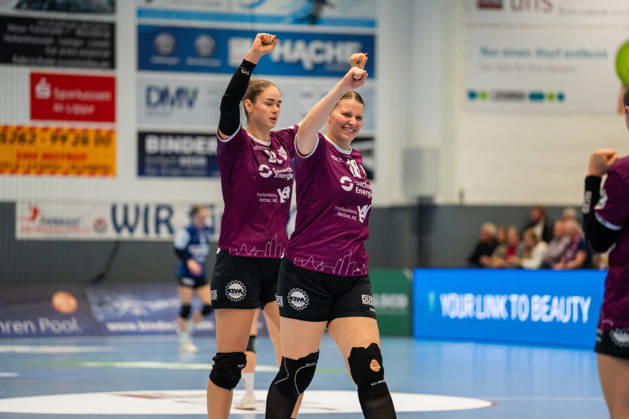 HSG Blomberg Lippe (GER) vs. HC Leipzig (GER), Handball, Women s Handball Bundesliga 1, Matchday 6, 2026–2027 Season, Blomberg, October 14, 2026—Marlene Tucholke (HC Leipzig, 23) and Jasmin Eckart (HC Leipzig, 18) celebrate after scoring a goal at the Blomberg Synflex Arena on Ulmenallee, Germany