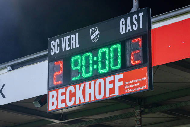 Scoreboard showing the score of 2–2 after the final whistle: GER, SC Verl vs. SSV Jahn Regensburg, soccer, 3rd Division, Matchday 9, 2026–2027 season, October 14, 2026 DFL regulations prohibit any use of photographs as image sequences and or quasi-video GER, SC Verl vs. SSV Jahn Regensburg, soccer, 3rd Division, Matchday 9, 2026–2027 season, October 14, 2026, Verl Copyright: xEibner-Pressefoto JanxRollingerx EP_JSK