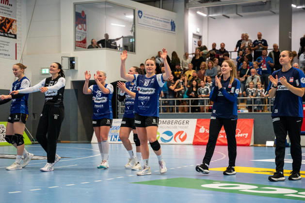HSG Blomberg Lippe GER vs. HC Leipzig GER, Handball, Women s Handball Bundesliga 1, Matchday 6, 2026–2027 Season, Blomberg, October 14, 2026: The players of HSG Blomberg Lippe GER celebrate after their victory over HC Leipzig GER. In the spotlight: Maxi Muehlner of HSG Blomberg Lippe, at the Synflex Arena on Ulmenallee in Blomberg, Germany