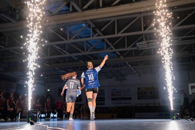 HSG Blomberg Lippe GER vs. HC Leipzig GER, Handball, Women s Handball Bundesliga 1, Matchday 6, 2026–2027 Season, Blomberg, October 14, 2026: Maxi Muehlner of HSG Blomberg Lippe, number 10, during warm-ups at the Blomberg Synflex Arena on Ulmenallee, Germany