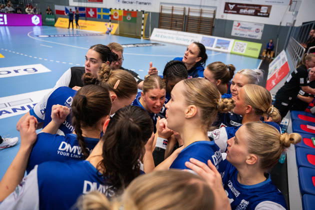 HSG Blomberg Lippe GER vs. HC Leipzig GER, Handball, Women s Handball Bundesliga 1, Matchday 6, 2026–2027 Season, Blomberg, October 14, 2026 The players of HSG Blomberg Lippe GER before the game Spotlight on Laura Rueffieux of HSG Blomberg Lippe, 03 Blomberg Synflex Arena on Ulmenallee, Germany