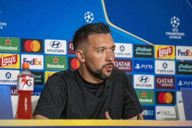 SEVILLA, SPAIN - OCTOBER 14: FC Porto head coach, Francesco Farioli, during the post match press conference, PK, Pressekonferenz after the UEFA Champions League match between Betis and FC Porto at La Cartuja Stadium on the 14th of October, 2026 in Sevilla, Spain Copyright: xAndresxLopezxSheridanxx xSPPx Sportspressphoto_SPR256183