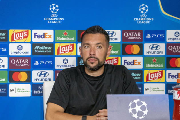 SEVILLA, SPAIN - OCTOBER 14: FC Porto head coach, Francesco Farioli, during the post match press conference, PK, Pressekonferenz after the UEFA Champions League match between Betis and FC Porto at La Cartuja Stadium on the 14th of October, 2026 in Sevilla, Spain Copyright: xAndresxLopezxSheridanxx xSPPx Sportspressphoto_SPR256185