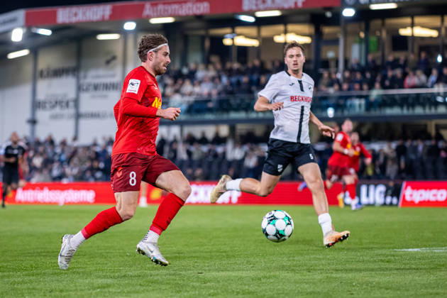 David Philipp, SSV Jahn Regensburg, 08 am Ball GER, SC Verl vs. SSV Jahn Regensburg, Soccer, 3rd Division, Matchday 9, 2026–2027 Season, October 14, 2026 DFL regulations prohibit any use of photographs as image sequences and or quasi-video GER, SC Verl vs. SSV Jahn Regensburg, Soccer, 3rd League, Matchday 9, 2026–2027 season, October 14, 2026, Verl Copyright: xEibner-Pressefoto JanxRollingerx EP_JSK
