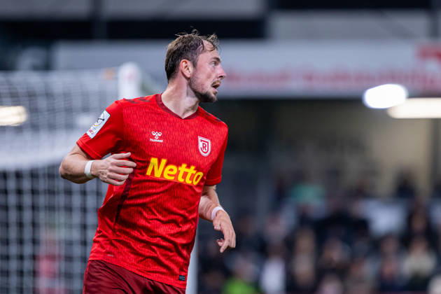 Lucas Hermes, SSV Jahn Regensburg, 27 GER, SC Verl vs. SSV Jahn Regensburg, Soccer, 3rd Division, Matchday 9, 2026–2027 Season, October 14, 2026 DFL regulations prohibit the use of photographs as image sequences and or quasi-video GER, SC Verl vs. SSV Jahn Regensburg, Soccer, 3rd Division, Matchday 9, 2026–2027 season, October 14, 2026, Verl Copyright: xEibner-Pressefoto JanxRollingerx EP_JSK