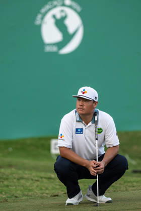 October 15, 2026, Coloane, Macao Sar, China: Koreaâ€⠢s, Sungjae IM, makes his round equal 1st with -6 par on the 18th hole..Opening Round in the Macao Open Golf at Macau Golf & Country Club. Coloane China - ZUMAr144 20261015_zap_r144_194 Copyright: xJaynexRussellx