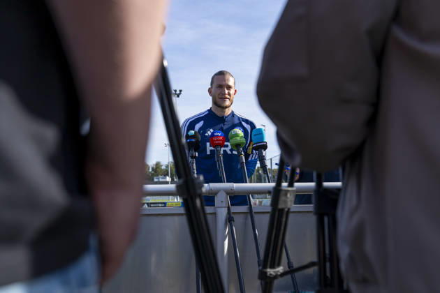 October 15, 2026, Soccer, FC Schalke 04 Training Session, Media Round with Goalkeeper Loris Karius, FC Schalke 04, Gelsenkirchen, FC Schalke 04 Training Facility, North Rhine-Westphalia, Germany, xRHR, PHOTO YYx Copyright: RHR-FOTOx RHR-FOTO YY