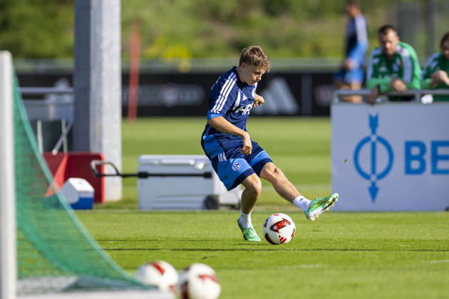 October 15, 2026, Soccer, FC Schalke 04 practice Luca Vozar FC Schalke 04 Gelsenkirchen FC Schalke 04 training facility NRW Germany xRHR PHOTO YYx Copyright: RHR-FOTOx RHR-FOTO YY