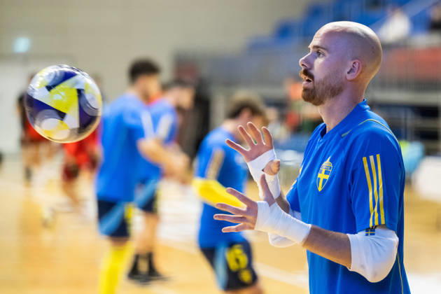 261015 Goalkeeper Viktor Sääf of Sweden ahead of the FIFA Futsal World Cup qualifying match between Hungary and Sweden on October 15, 2026 in Nyíregyháza. Photo: Bildbyran EXT BILDBYRÅN COP 18 XY0131 futsal national team Hungary Sweden national team Sweden BBENG World Cup qualifier Hungary  Copyright: BILDBYRANxEXT BB261015BB538