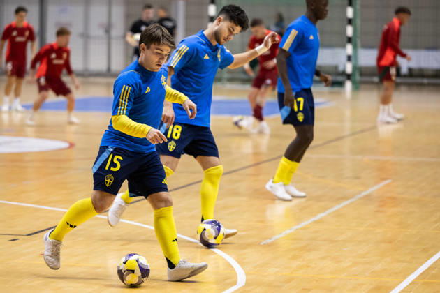 October 15, 2026: Gustav Rydberg and Enes Poyraz of Sweden ahead of the FIFA Futsal World Cup qualifying match between Hungary and Sweden on October 15, 2026 in Nyíregyháza. Photo: Bildbyran EXT BILDBYRÅN COP 18 XY0131 futsal national team Hungary Sweden national team Sweden BBENG World Cup qualifier Hungary  Copyright: BILDBYRANxEXT BB261015BB540