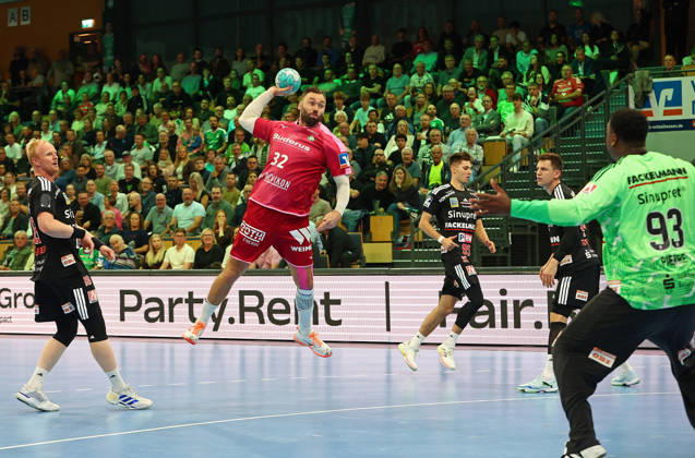 October 15, 2026, xovx, Opel Handball Bundesliga, HSG Wetzlar vs. HC Erlangen: Sebastian Firnhaber (HC Erlangen), Nikolaj Laesö (HSG Wetzlar), Tim Gömmel (HC Erlangen), Christoph Steinert (HC Erlangen), Rubens Pierre (HC Erlangen); Wetzlar, Buderus Arena, Hesse, Germany, DE