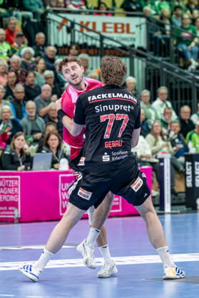 OPEL Handball Bundesliga: HSG Wetzlar vs. HC Erlangen, 15–10–26; Niklas Theiß (HSG Wetzlar), 9; Maciej Gebala (HC Erlangen), 77; OPEL Handball Bundesliga: HSG Wetzlar vs. HC Erlangen, Wetzlar, 15–10–26 Copyright: xBEAUTIFULxSPORTS Roeczeyx