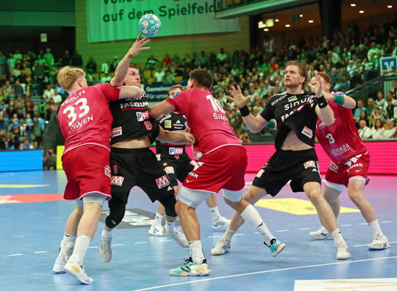 October 15, 2026, xovx, Opel Handball Bundesliga, HSG Wetzlar vs. HC Erlangen: Georg Löwen (HSG Wetzlar), Sander Överjordet (HC Erlangen), Josip Simic (HSG Wetzlar), Maciej Gebala (HC Erlangen), Tomas Piroch (HSG Wetzlar); Wetzlar, Buderus Arena, Hesse, Germany, DE