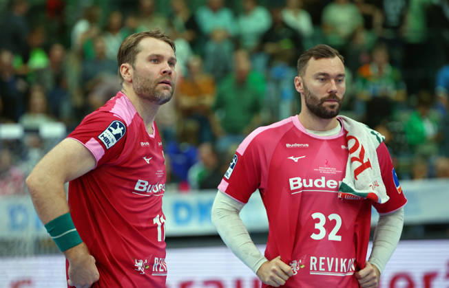 October 15, 2026, xovx, Opel Handball Bundesliga, HSG Wetzlar vs. HC Erlangen: Petter Överby (HSG Wetzlar) and Nikolaj Laesö (HSG Wetzlar) look disappointed after the 30–34 loss to HC Erlangen at the Buderus Arena in Wetzlar, Hesse, Germany DE