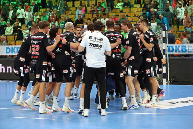 October 15, 2026, xovx, Opel Handball Bundesliga, HSG Wetzlar vs. HC Erlangen: The HC Erlangen players celebrate their 34–30 victory in Wetzlar. Wetzlar Buderus Arena, Hesse, Germany, DE