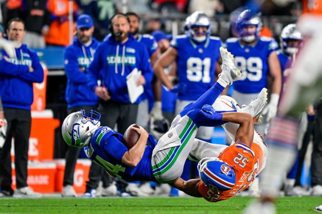 DENVER, CO - OCTOBER 15: Seattle Seahawks quarterback Sam Darnold (14) is sacked by Denver Broncos linebacker Jonah Elliss (52) during a game between the Seattle Seahawks and the Denver Broncos at Empower Field at Mile High on October 15, 2026 in Denver, Colorado. (Photo by Dustin Bradford Icon Sportswire) NFL, American Football Herren, USA OCT 15 Seahawks at Broncos EDITORIAL USE ONLY Icon132261015027
