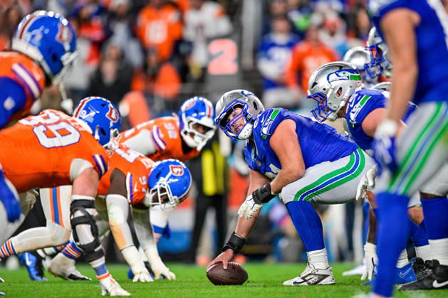 DENVER, CO - OCTOBER 15: Seattle Seahawks center Jalen Sundell (61) lines up against the Denver Broncos defense during a game at Empower Field at Mile High on October 15, 2026 in Denver, Colorado. (Photo by Dustin Bradford Icon Sportswire) NFL, American Football Herren, USA OCT 15 Seahawks at Broncos EDITORIAL USE ONLY Icon132261015029